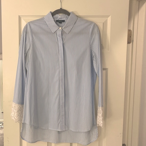 Tunic length blouse with crochet cuffs. - Picture 1 of 3